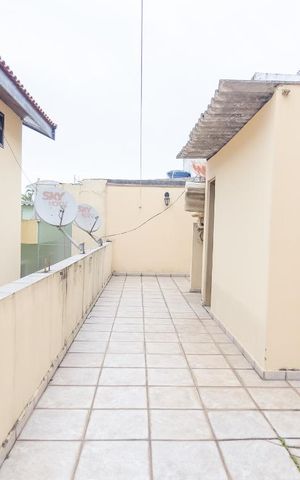 Casa à venda com 250m², 4 quartos e 3 vagas Casa à venda com 250m², 4 quartos e 3 vagasÁrea de serviço