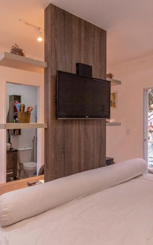 Casa à venda com 200m², 3 quartos e 7 vagas Casa à venda com 200m², 3 quartos e 7 vagasSuíte 1