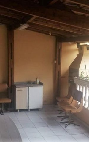 Casa à venda com 122m², 3 quartos e 3 vagas Casa à venda com 122m², 3 quartos e 3 vagasChurrasqueira