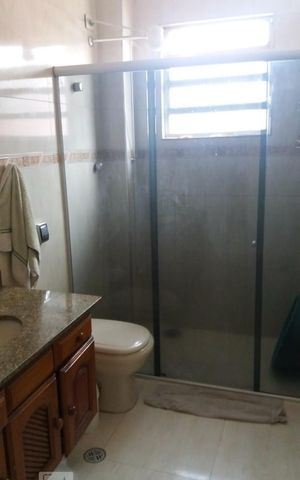 Casa à venda com 122m², 3 quartos e 3 vagas Casa à venda com 122m², 3 quartos e 3 vagasBanheiro