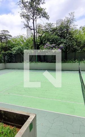 Apartamento à venda com 300m², 4 quartos e 3 vagas Apartamento à venda com 300m², 4 quartos e 3 vagasQuadra Esportiva