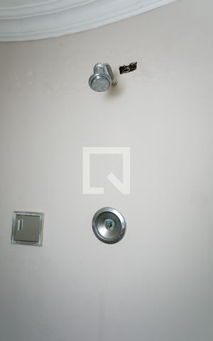 Apartamento à venda com 300m², 4 quartos e 3 vagas Apartamento à venda com 300m², 4 quartos e 3 vagasBanheiro da Suíte 1