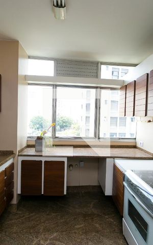 Apartamento à venda com 300m², 4 quartos e 3 vagas Apartamento à venda com 300m², 4 quartos e 3 vagasCozinha