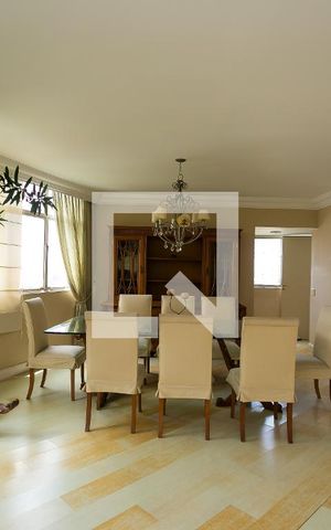 Apartamento à venda com 300m², 4 quartos e 3 vagas Apartamento à venda com 300m², 4 quartos e 3 vagasSala