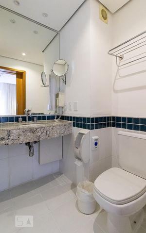 Studio à venda com 30m², 1 quarto e 1 vaga Studio à venda com 30m², 1 quarto e 1 vagaBanheiro