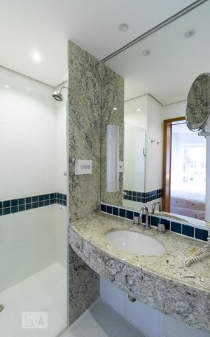 Studio à venda com 30m², 1 quarto e 1 vaga Studio à venda com 30m², 1 quarto e 1 vagaBanheiro