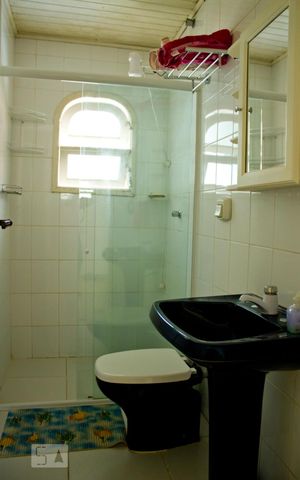 Casa para alugar com 300m², 4 quartos e 8 vagas