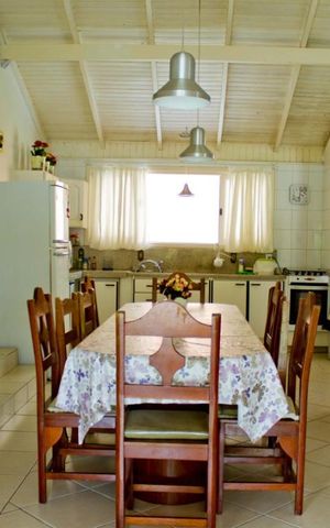 Casa para alugar com 300m², 4 quartos e 8 vagas