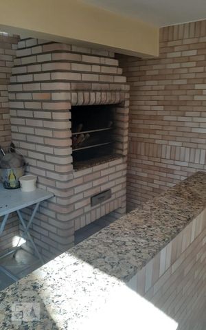 Casa à venda com 192m², 4 quartos e 2 vagas Casa à venda com 192m², 4 quartos e 2 vagasChurrasqueira