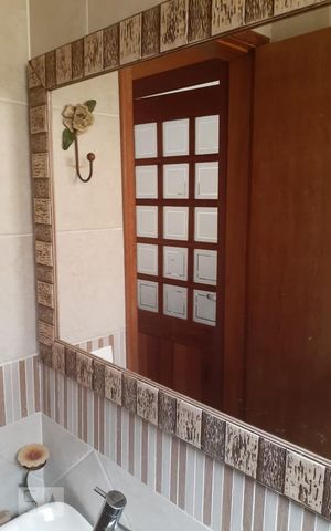 Casa à venda com 192m², 4 quartos e 2 vagas Casa à venda com 192m², 4 quartos e 2 vagasBanheiro