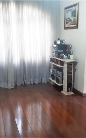 Casa à venda com 125m², 3 quartos e 3 vagas Casa à venda com 125m², 3 quartos e 3 vagasSala