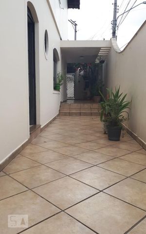 Casa à venda com 125m², 3 quartos e 3 vagas Casa à venda com 125m², 3 quartos e 3 vagasQuintal