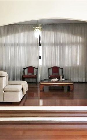 Casa à venda com 125m², 3 quartos e 3 vagas Casa à venda com 125m², 3 quartos e 3 vagasSala