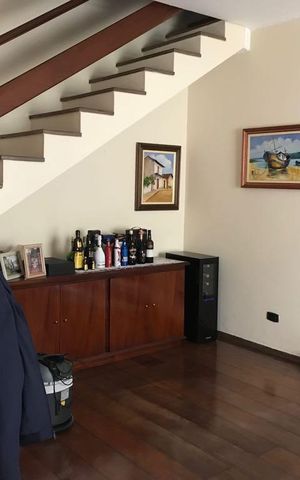 Casa à venda com 125m², 3 quartos e 3 vagas Casa à venda com 125m², 3 quartos e 3 vagasSala