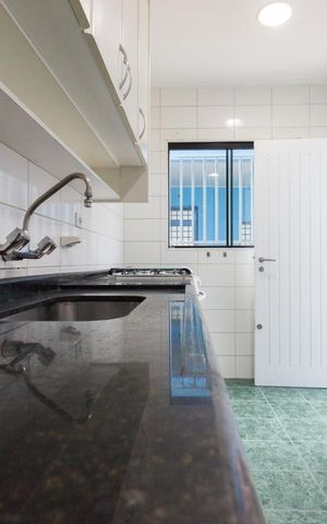 Casa à venda com 250m², 4 quartos e 2 vagas Casa à venda com 250m², 4 quartos e 2 vagasCozinha