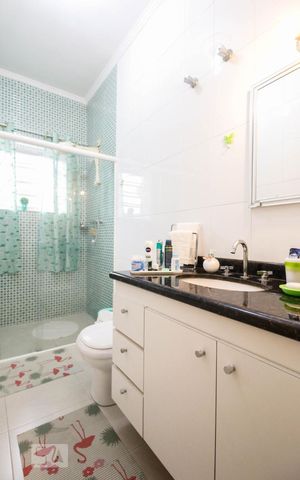 Casa à venda com 155m², 3 quartos e 4 vagas Casa à venda com 155m², 3 quartos e 4 vagasBanheiro