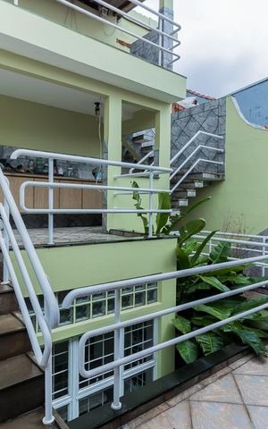 Casa à venda com 280m², 4 quartos e 2 vagas Casa à venda com 280m², 4 quartos e 2 vagasQuintal