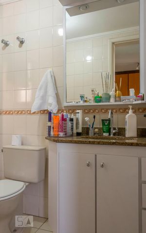 Apartamento à venda com 69m², 2 quartos e 1 vagaBanheio 