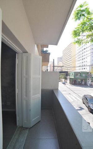 Apartamento para alugar com 73m², 2 quartos e sem vagaVaranda