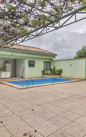 Casa à venda com 360m², 5 quartos e 5 vagas Casa à venda com 360m², 5 quartos e 5 vagasÁrea Externa