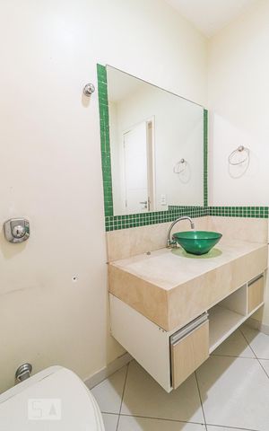 Casa à venda com 360m², 5 quartos e 5 vagas Casa à venda com 360m², 5 quartos e 5 vagasCozinha