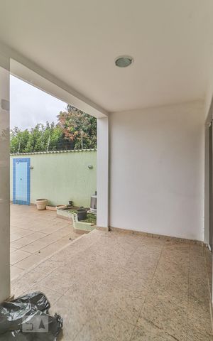 Casa à venda com 360m², 5 quartos e 5 vagas Casa à venda com 360m², 5 quartos e 5 vagasVaranda da Cozinha e Sala
