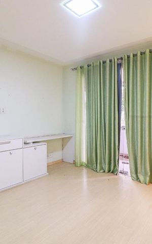 Casa à venda com 360m², 5 quartos e 5 vagas Casa à venda com 360m², 5 quartos e 5 vagasQuarto 4 - Suíte