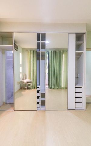 Casa à venda com 360m², 5 quartos e 5 vagas Casa à venda com 360m², 5 quartos e 5 vagasQuarto 4 - Suíte