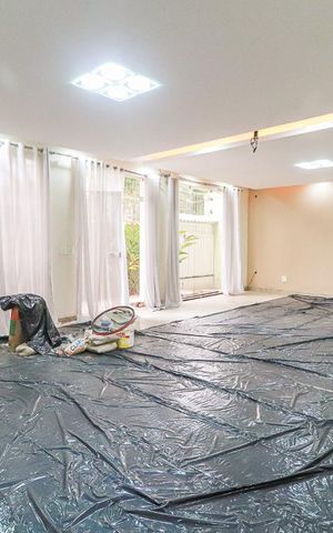 Casa à venda com 360m², 5 quartos e 5 vagas Casa à venda com 360m², 5 quartos e 5 vagasSala