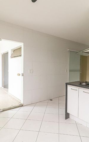 Casa à venda com 360m², 5 quartos e 5 vagas Casa à venda com 360m², 5 quartos e 5 vagasCozinha