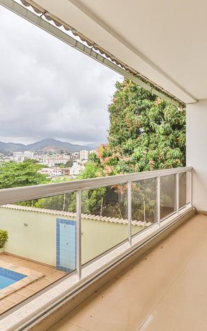 Casa à venda com 360m², 5 quartos e 5 vagas Casa à venda com 360m², 5 quartos e 5 vagasVaranda do Hall de Entrada e Quarto 2 - Suíte