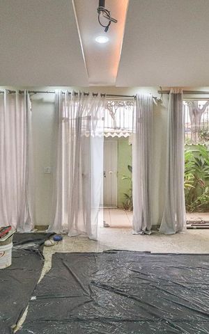 Casa à venda com 360m², 5 quartos e 5 vagas Casa à venda com 360m², 5 quartos e 5 vagasSala