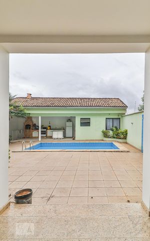 Casa à venda com 360m², 5 quartos e 5 vagas Casa à venda com 360m², 5 quartos e 5 vagasVaranda da Cozinha e Sala