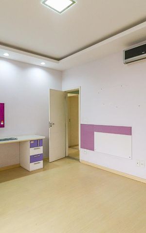 Casa à venda com 360m², 5 quartos e 5 vagas Casa à venda com 360m², 5 quartos e 5 vagasQuarto 2 - Suíte