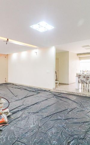 Casa à venda com 360m², 5 quartos e 5 vagas Casa à venda com 360m², 5 quartos e 5 vagasSala