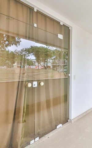 Casa à venda com 360m², 5 quartos e 5 vagas Casa à venda com 360m², 5 quartos e 5 vagasVaranda do Quarto 1, 3 e 4
