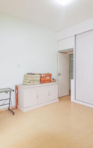 Casa à venda com 360m², 5 quartos e 5 vagas Casa à venda com 360m², 5 quartos e 5 vagasQuarto 3