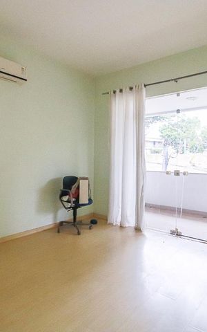 Casa à venda com 360m², 5 quartos e 5 vagas Casa à venda com 360m², 5 quartos e 5 vagasQuarto 1