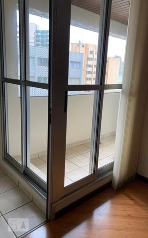 Apartamento para alugar com 46m², 1 quarto e 1 vagaSacada