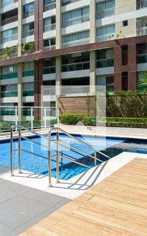 Studio para alugar com 41m², 1 quarto e 1 vaga Studio para alugar com 41m², 1 quarto e 1 vagaÁrea comum - Piscina