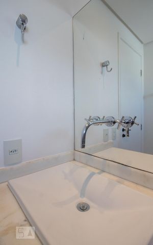 Apartamento para alugar com 45m², 1 quarto e 2 vagas Apartamento para alugar com 45m², 1 quarto e 2 vagasBanheiro
