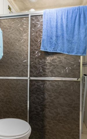 Casa à venda com 125m², 5 quartos e 2 vagasBanheiro 