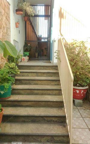 Casa à venda com 255m², 3 quartos e 6 vagas Casa à venda com 255m², 3 quartos e 6 vagasEntrada