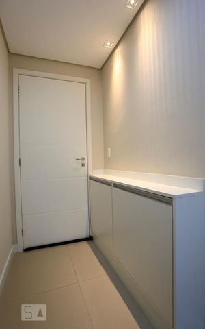 Studio à venda com 43m², 1 quarto e 1 vagaEntrada