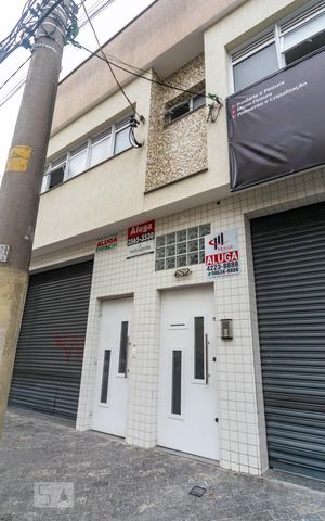 Studio para alugar com 35m², 1 quarto e sem vaga Studio para alugar com 35m², 1 quarto e sem vagaFachada