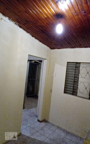 Studio para alugar com 35m², 1 quarto e 1 vaga Studio para alugar com 35m², 1 quarto e 1 vagaQuarto