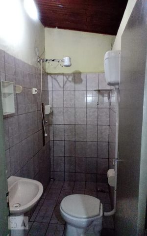 Studio para alugar com 35m², 1 quarto e 1 vaga Studio para alugar com 35m², 1 quarto e 1 vagaBanheiro