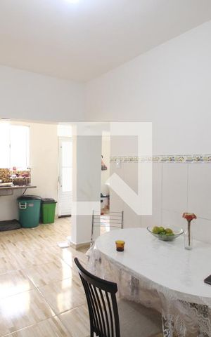 Casa à venda com 80m², 2 quartos e sem vagaSala / Cozinha / Área de Serviço