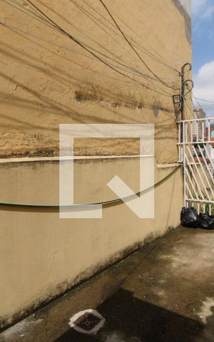 Casa à venda com 80m², 2 quartos e sem vagaQuintal