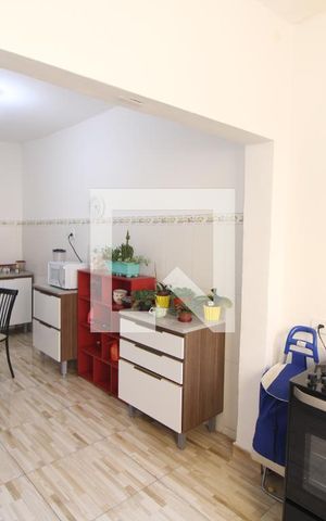 Casa à venda com 80m², 2 quartos e sem vagaSala / Cozinha / Área de Serviço